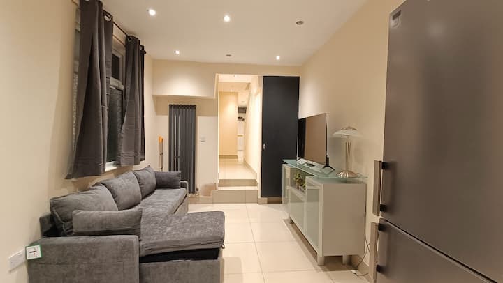 Iconic Space - Hot Tub W/garden - 3 Floors! - Cardiff