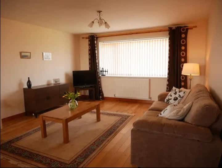Ben Alder Spacious 3 Bedroom House - Stromness