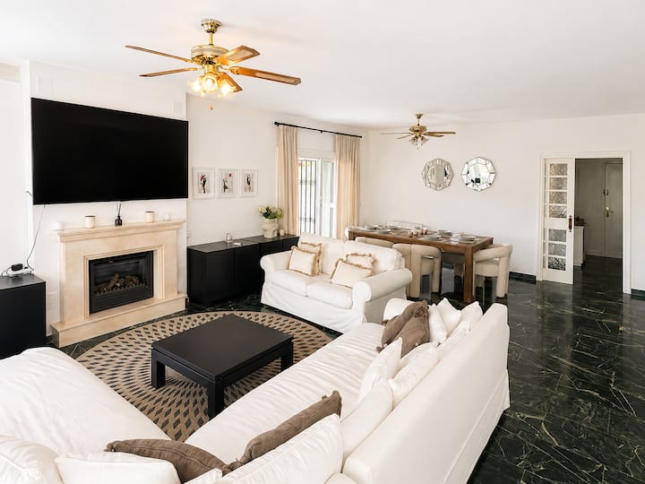 Luxury Villa • Pool • Sleeps 10 Near Marbella - Calahonda