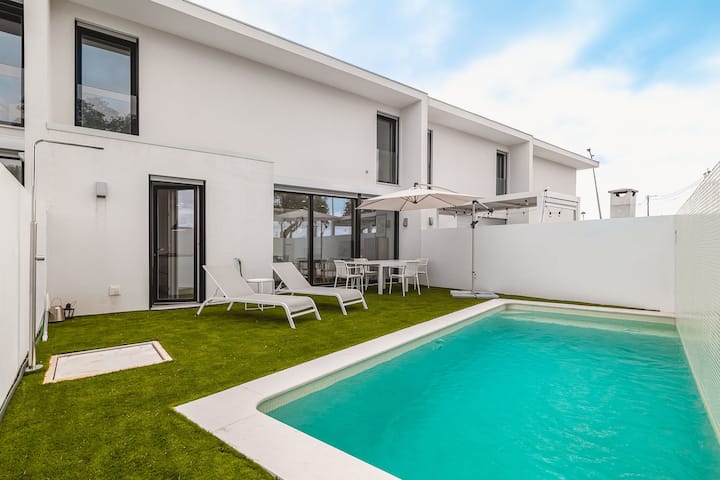 Meco Pool Villa - Sesimbra