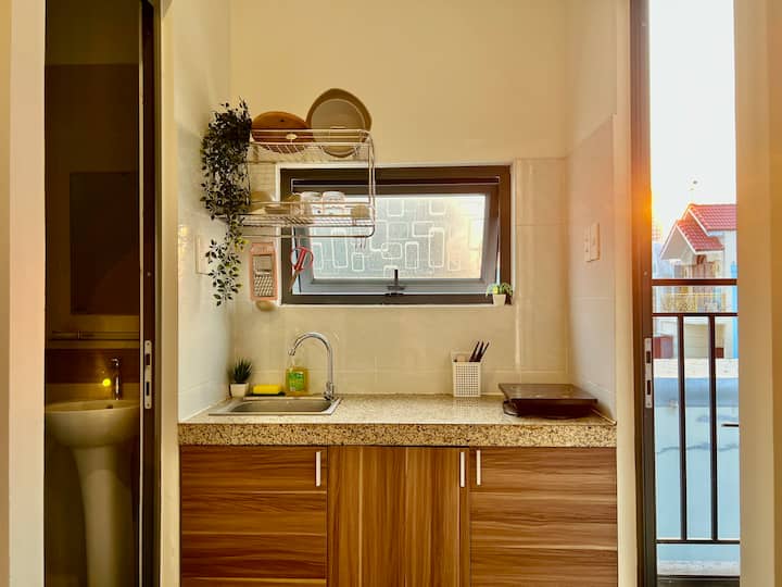 Bright & Private Studio With Balcony • Near My Khe - Provincia de Đà Nẵng, Vietnam