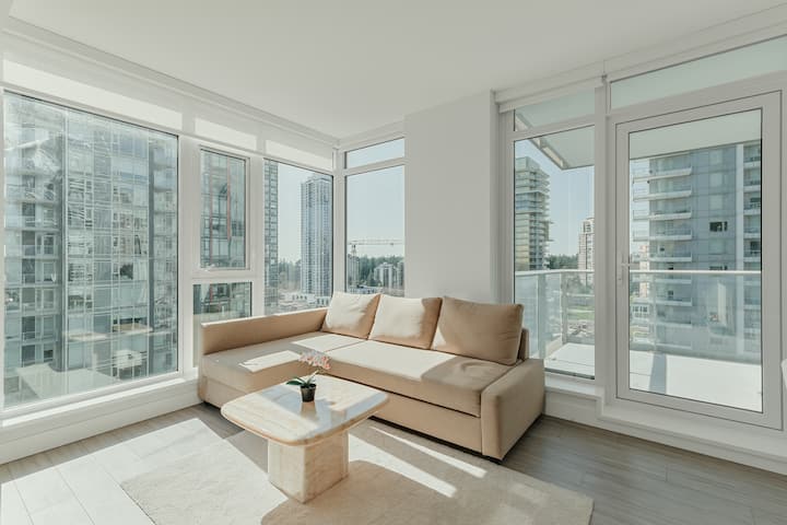 Metrotown New Luxury 2b2b Condo - Burnaby