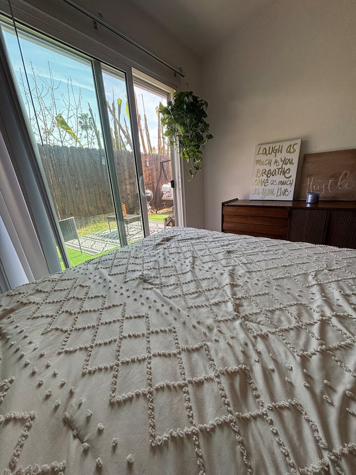 Boho Retreat | Minutes To Fresno Hospitals - Fresno, CA