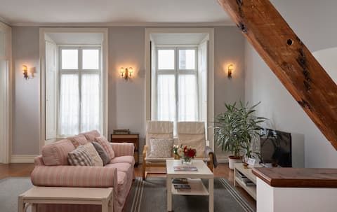 Top Airbnb: Porta26 - Downtown Ponta Delgada - RRAL1113 em Ponta Delgada (São José)