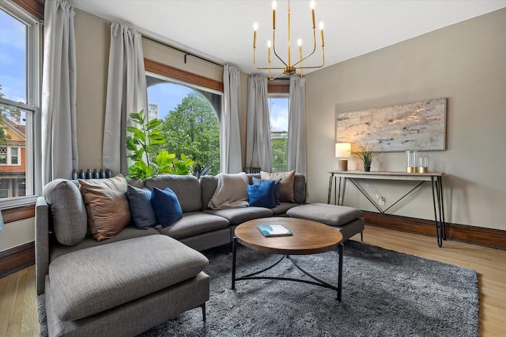 Style And Luxury - Unbeatable Location - Milwaukee