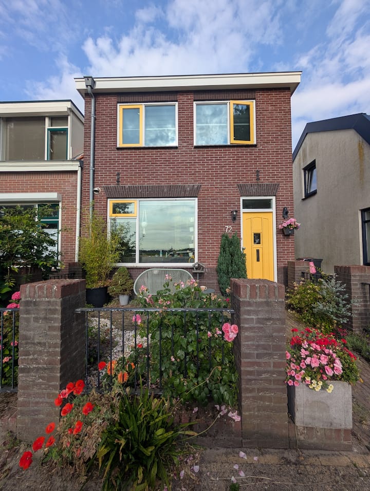 The Yellow Door House Between The Flower Fields - Heemstede