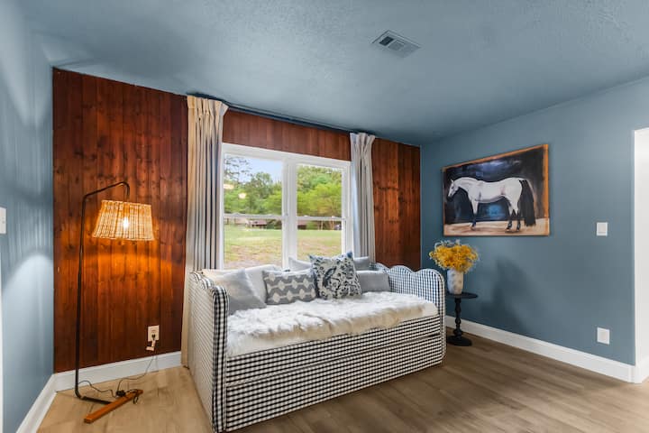 Pool • Hot Tub | Game Room • Fire Pit | Sleeps 14 - clemson university, Clemson