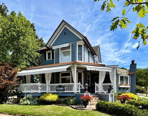 The Sycamore Guesthouse, Across from Journeyman.