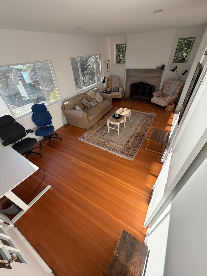 Lake Washington Beach Cabin - Mercer Island, WA