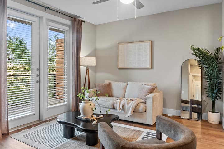 Luxury 1br | Pool+gym+parking+stockyards+world Cup - Fort Worth, TX