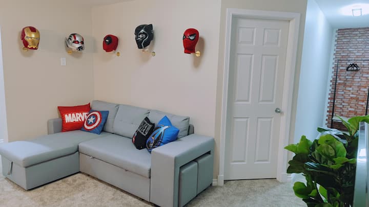 Avengers North House | 2br • 5 Guests • King Bed - Westlake