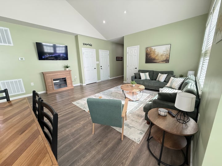 Spacious Mtn Retreat-hot Tub-fire Pit-wineries - Harpers Ferry, WV