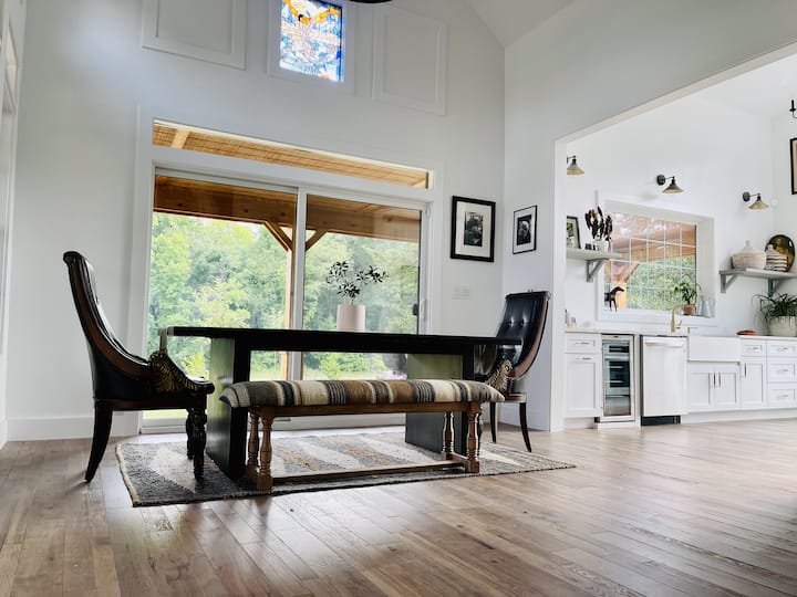 A Modern Farmhouse Retreat With Sunlit Luxury - Maryland