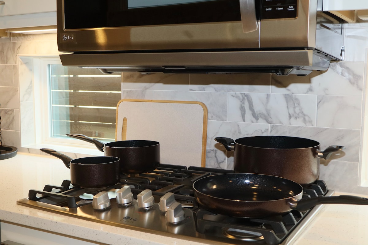 Modern 2BR Home | Minutes to Downtown, COTA & SXSW