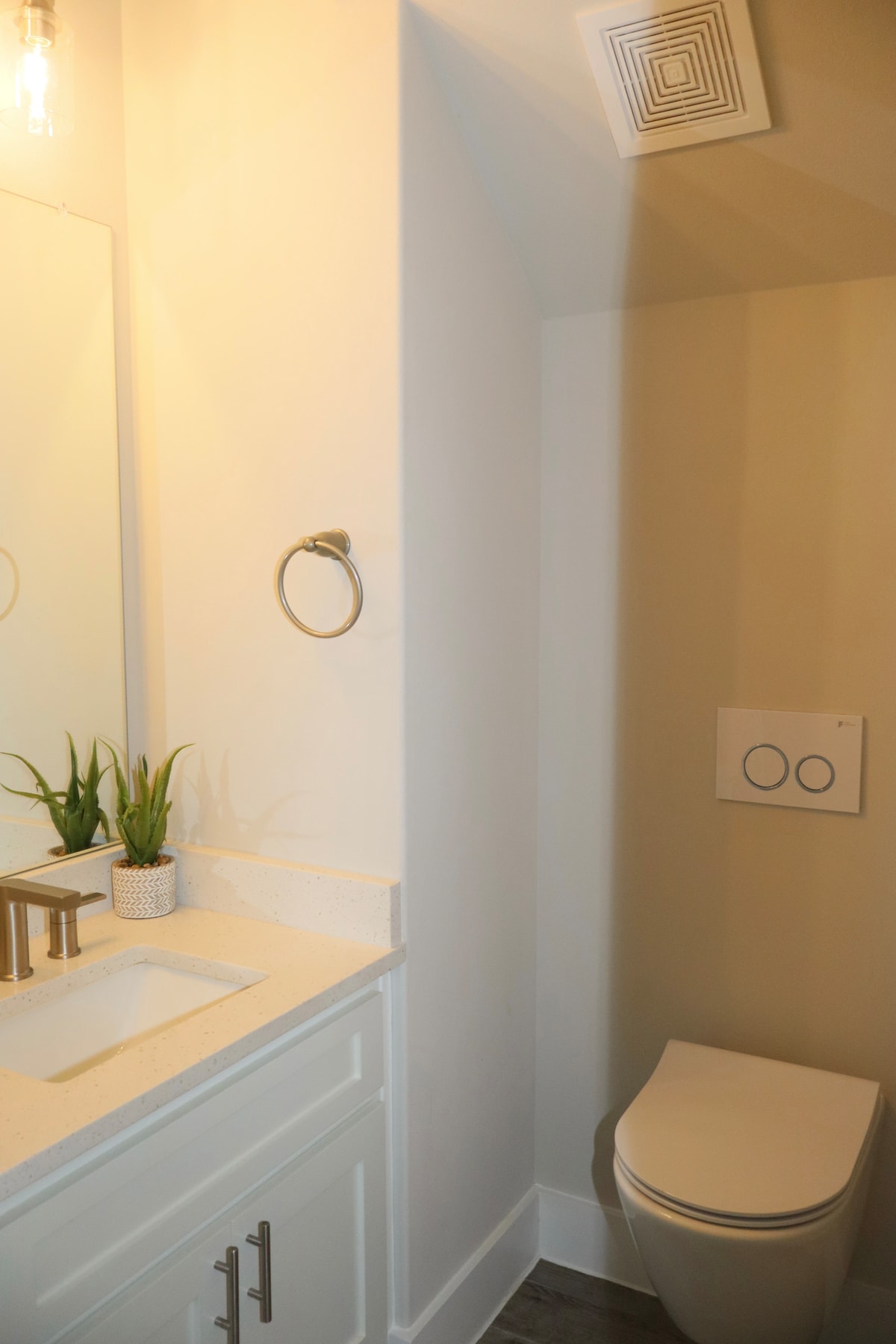 Modern 2BR Home | Minutes to Downtown, COTA & SXSW