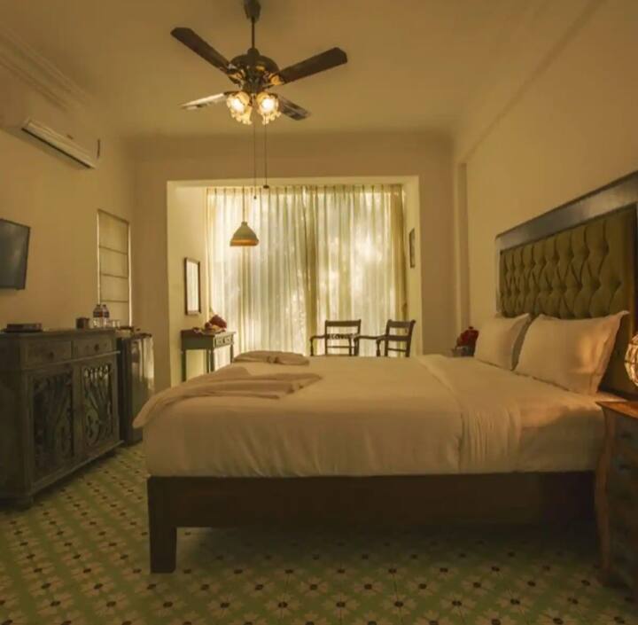 Bedroom 1 image 2