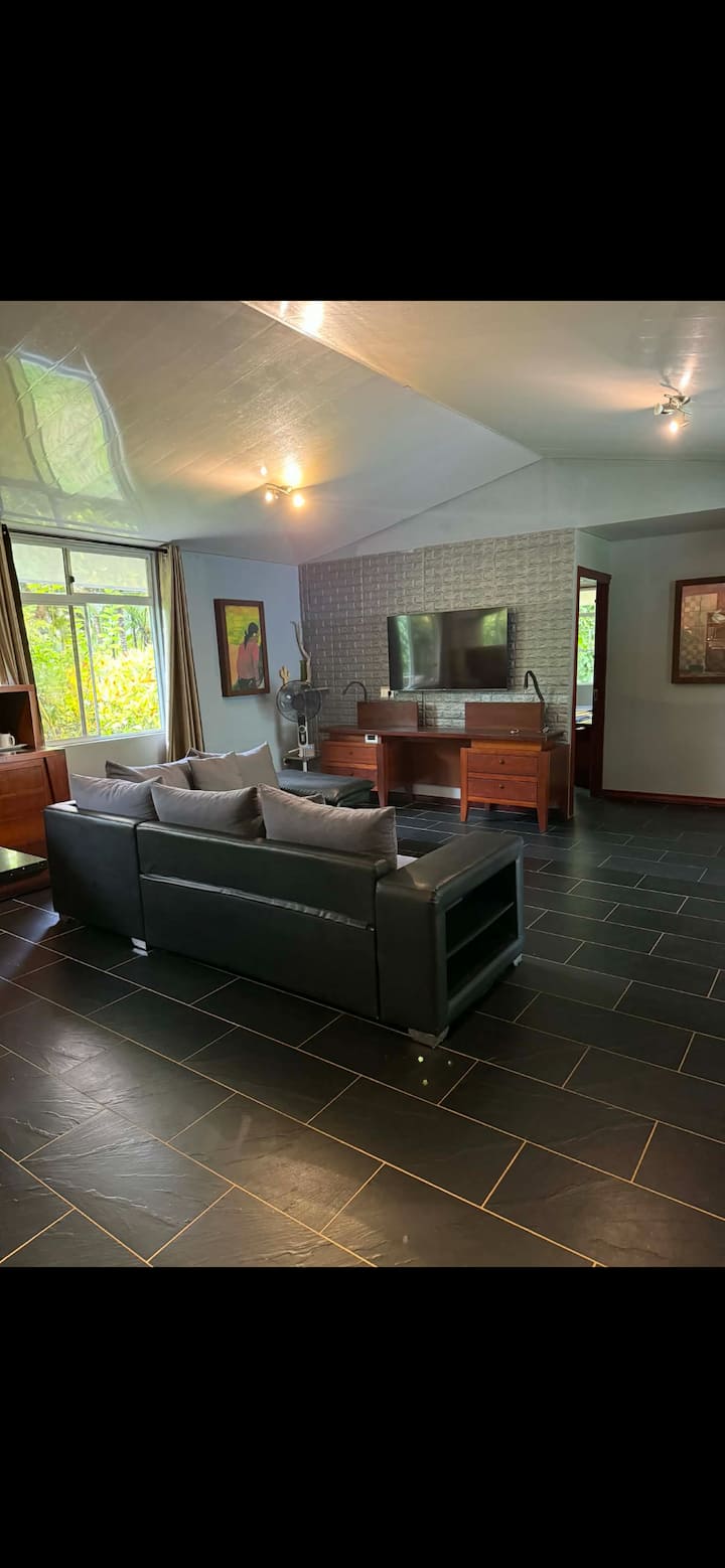 Maison éQuipée 2 Chambres Côté Montagne Calme - Bora-Bora