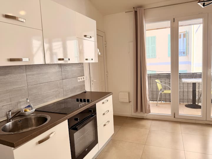 Apartament Cu Balcon In Apropiere De Centrul Nisei - Beaulieu-sur-Mer