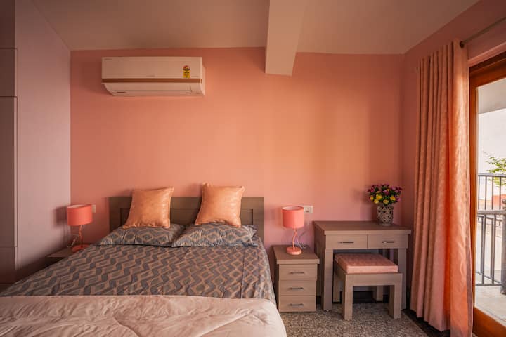 Bedroom 1 image 3