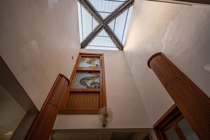 Dining area image 3