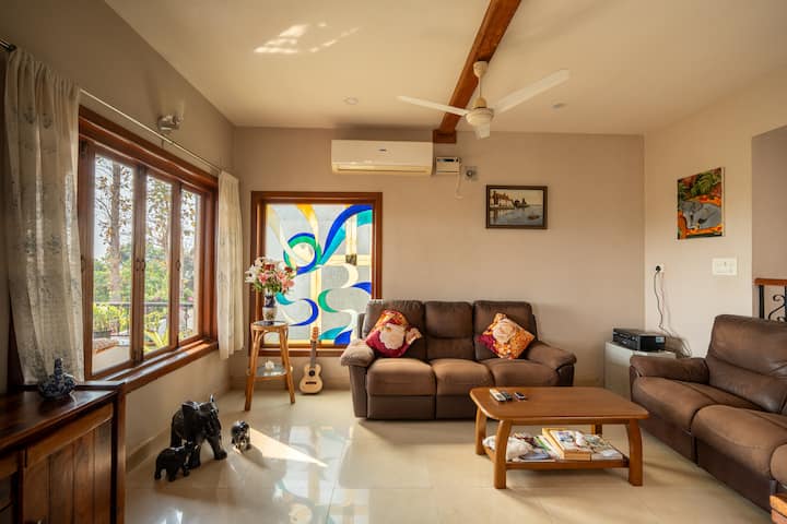 Living room image 1