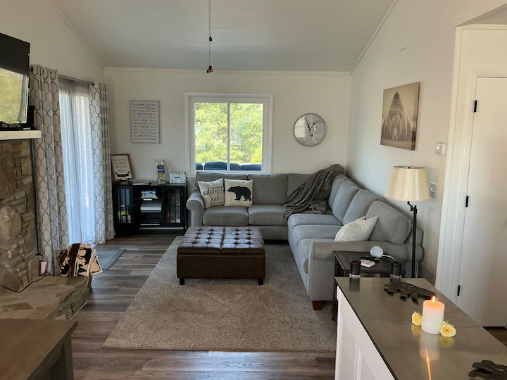 Overlook Nook With Hot Tub, 2 Bedroom With Views - Maggie Valley