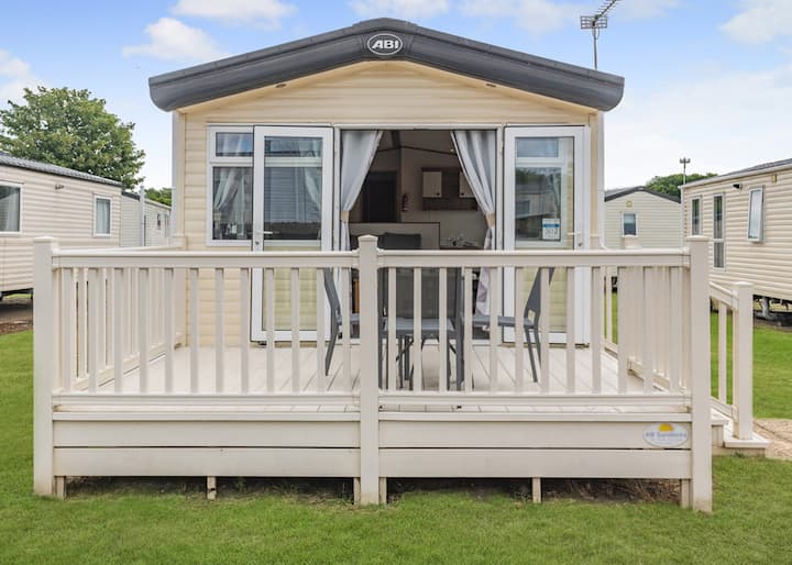 Gold 2, Slps 6, Parking, Ensuite, Decking - Great Yarmouth