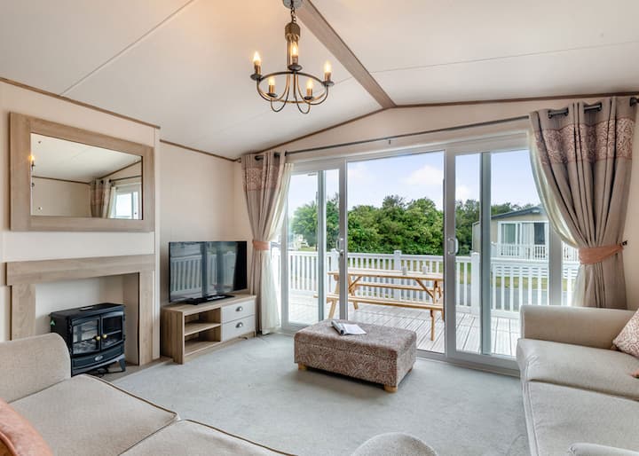 Gold Premium 2, Slps 6, Parking, Ensuite, Decking - Norfolk
