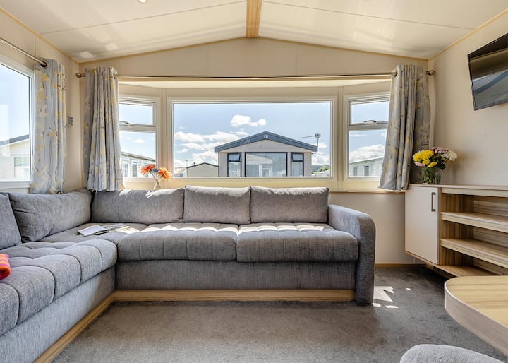 Bronze Caravan With Parking & Decking - Nairn