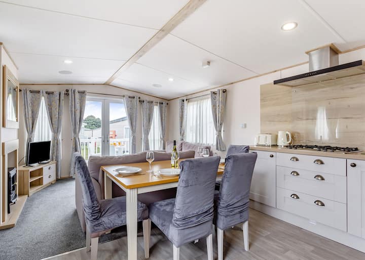 Gold Premium Caravan With Parking - Nairn