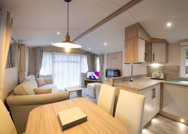 Gold Premium Caravan With Parking & Decking - Walton-on-the-Naze
