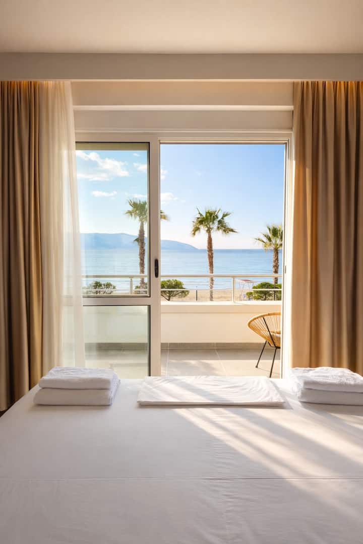 Lungomare Luxury Stay 3br Seaside Apartment - Vlorë