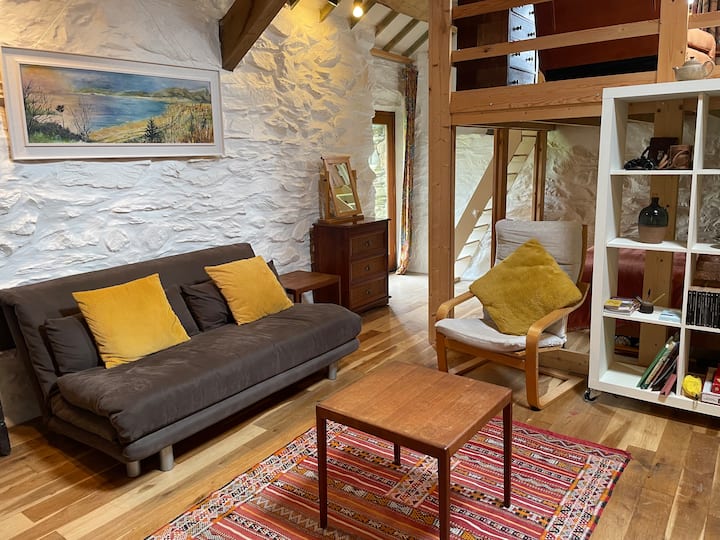 Traditional Snowdonia Barn Conversion In The Hills - Wales
