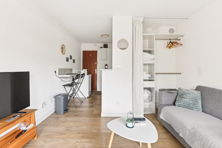 Magnifique Studio – Terrasse - Parking & Piscine - Juan-les-Pins