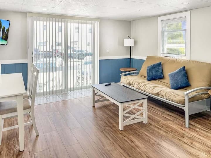 Ocean Air Suites 300 Feet From Beach, Strip - Hampton Beach, NH