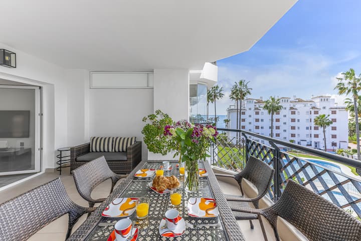 Charming Apartment With Terrace & Pool Views - Calahonda