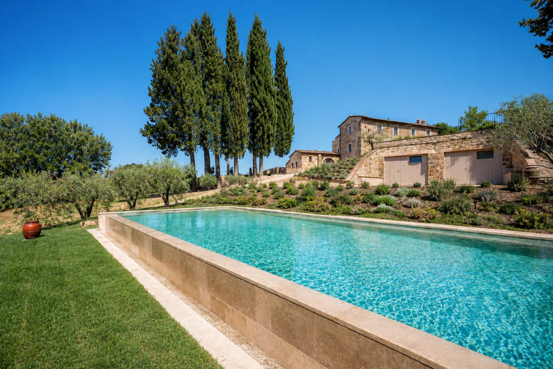 Exclusive villa with pool in Chianti Classico