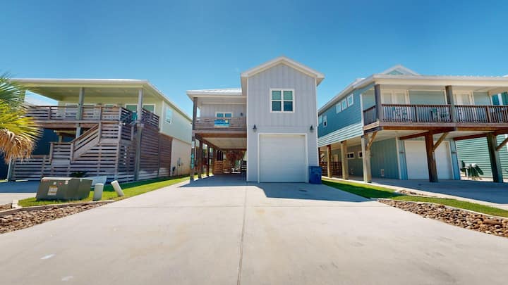 Lasting Respite – Coastal Getaway W/ Pond Views, P - Port Aransas, TX