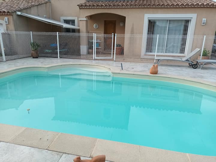 Villa Pour 7 Personnes Avec Piscine - Le Grau-du-Roi