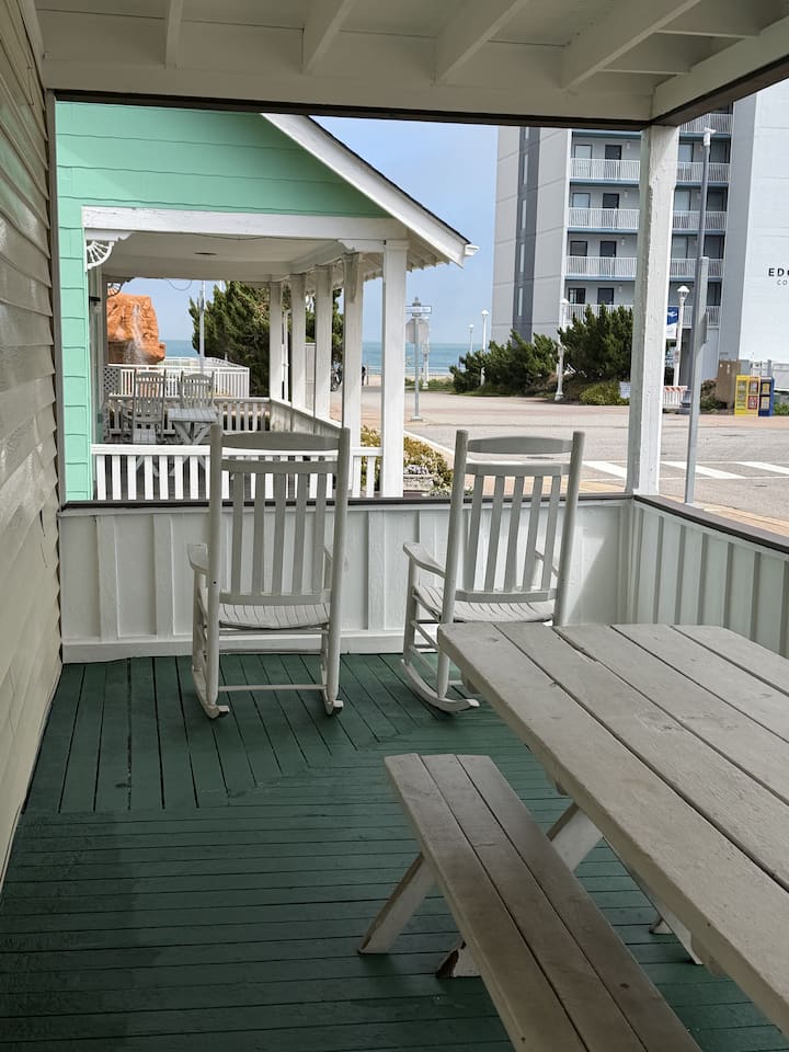 Seabreeze Cottage | Historic Home With Ocean Views - Virginia Beach, VA