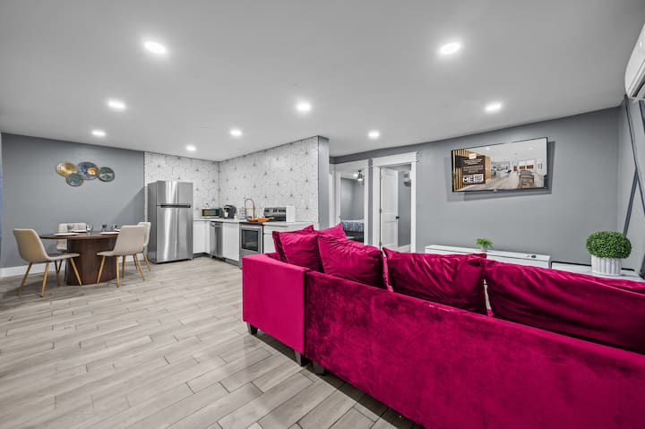 Cozy 2br Near Galleria | Free Parking & Wi-fi - Houston, TX