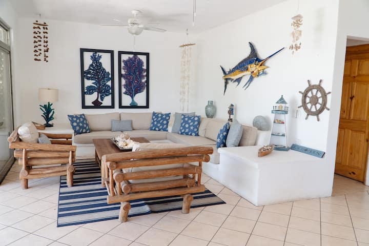 Casa Maré · Beachfront Villa W/ Infinity Pool - Monterrico