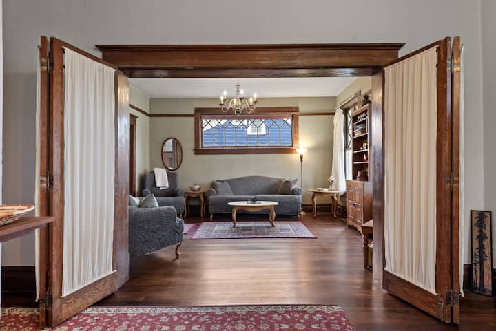 Myra Belle House, Historic 4 Bdrm, 2 Bath Home - Baker City, OR