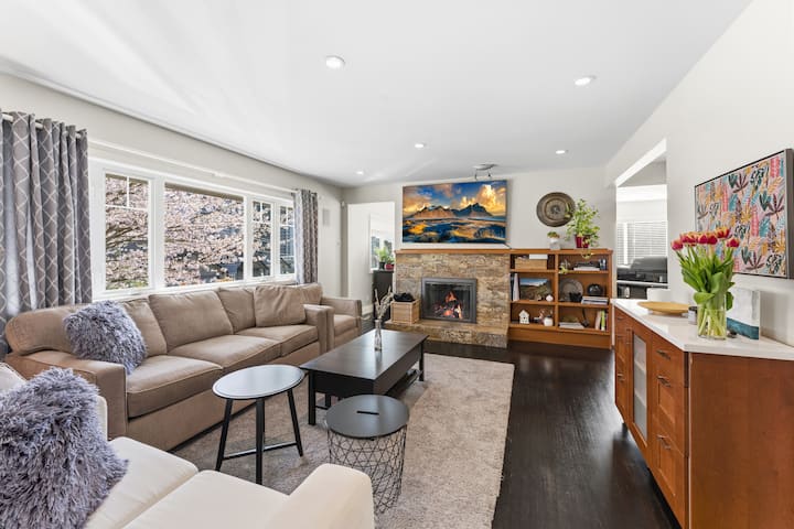 Bright Coquitlam Home|spacious Backyard | Fifa Cup - Burnaby