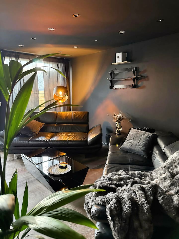 All In Black Samurai Mit Privatem Spa - Altenkirchen
