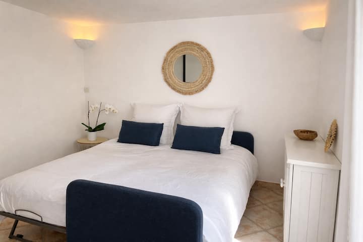 Habitación 2: dos camas individuales (80 cm) que se pueden juntar para formar una cama doble según sus necesidades
