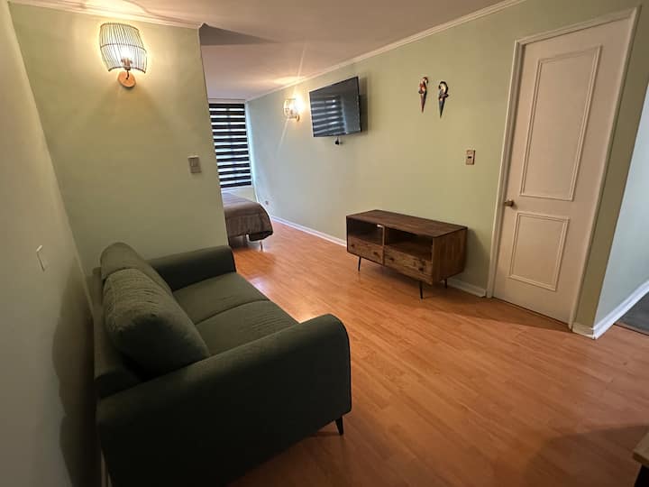 Apartamento En Barrio El Golf, Las Condes - Las Condes