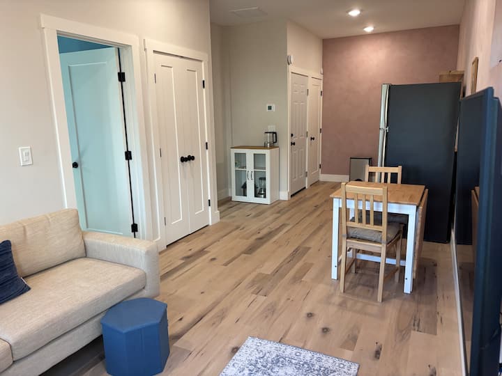 Stylish Rad Retreat - New Build - Walk To Greenway - Asheville, NC