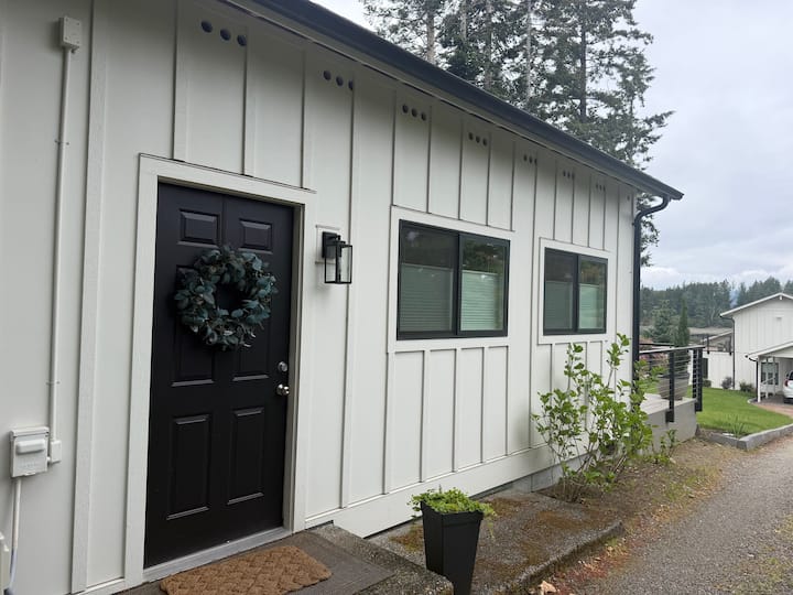 The Cottage By The Chapel On Echo Bay - Tacoma Narrows Bridge