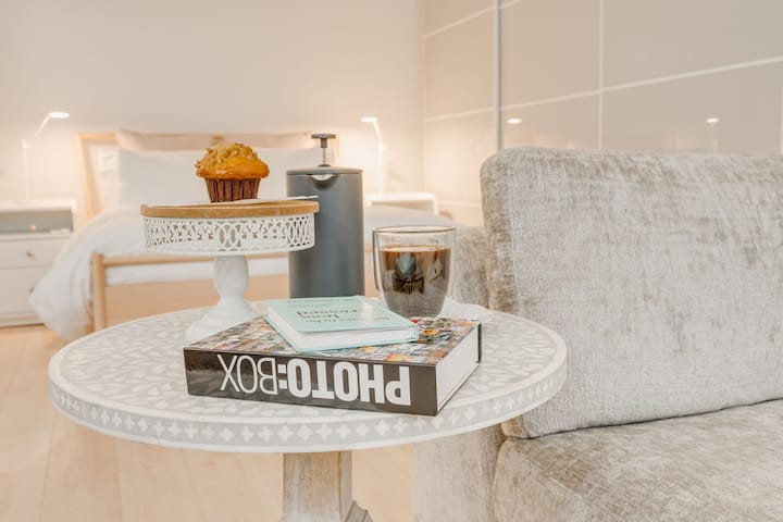 Stocked Suite Near Midtown • Yard + Entrance - Reno